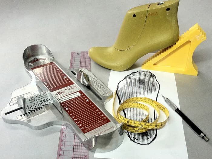 #001 Introduction to Shoemaking, image 1