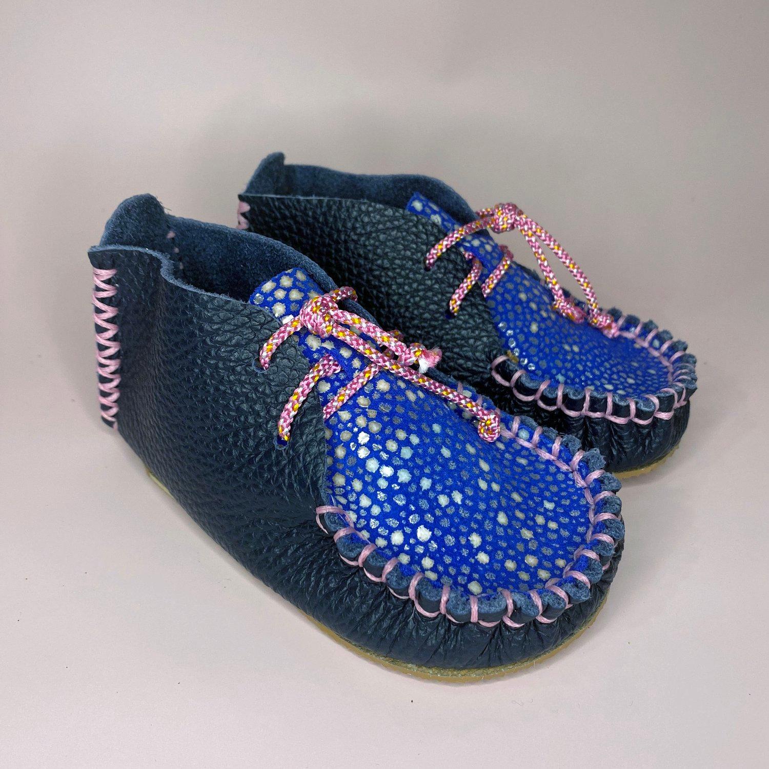 BABY SHOES WORKSHOP, image 1